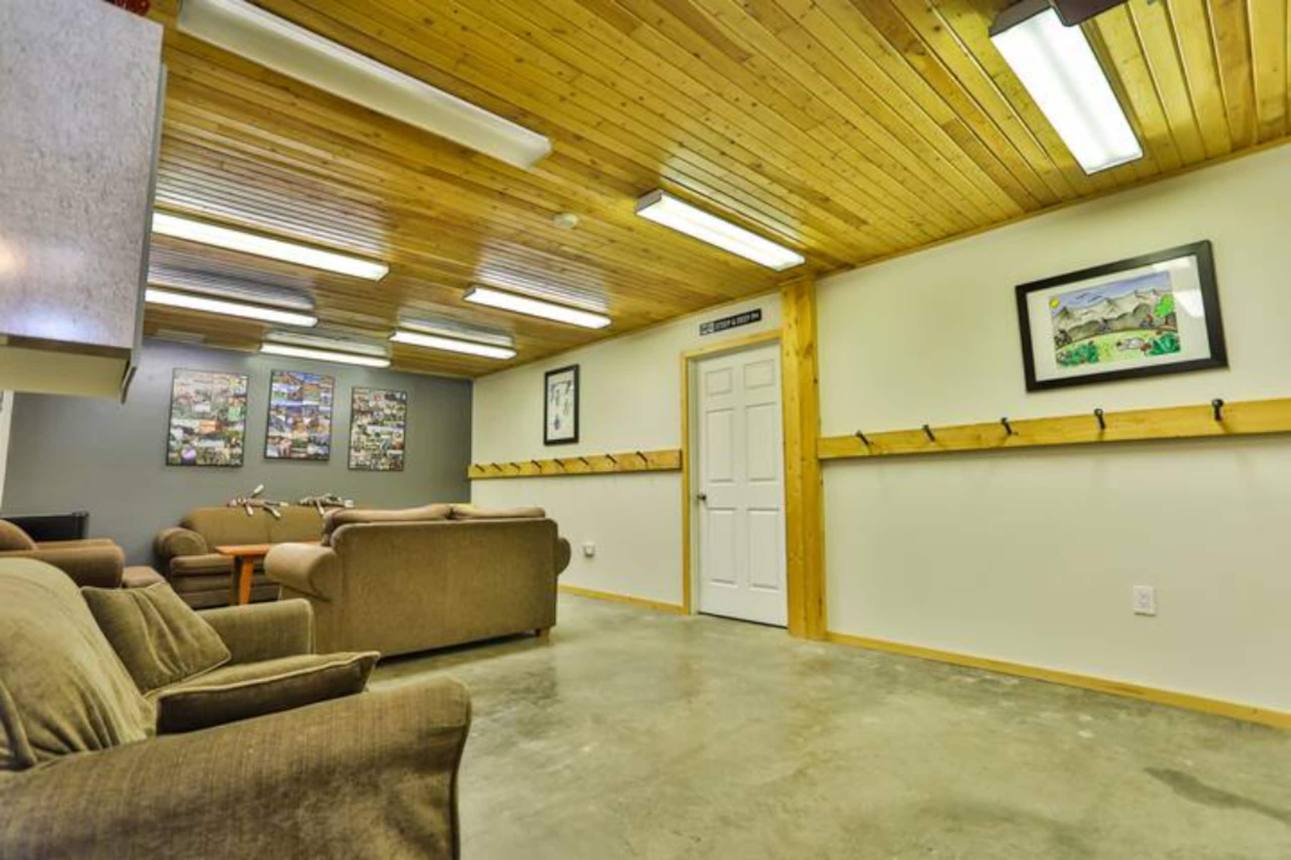 Pine Lodge | Updated | Top Floor | Hot Tub Access - Photo 43