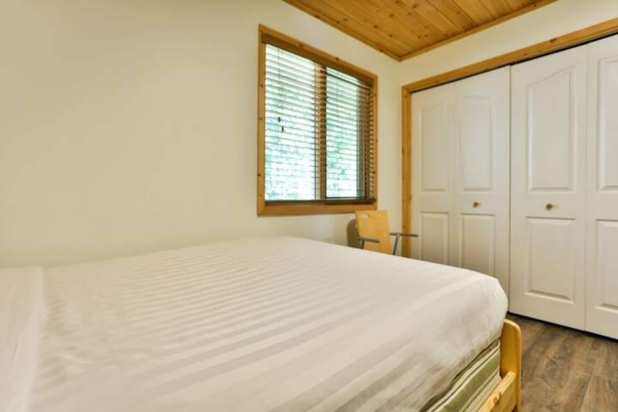 Pine Lodge | Updated | Top Floor | Hot Tub Access - Photo 28