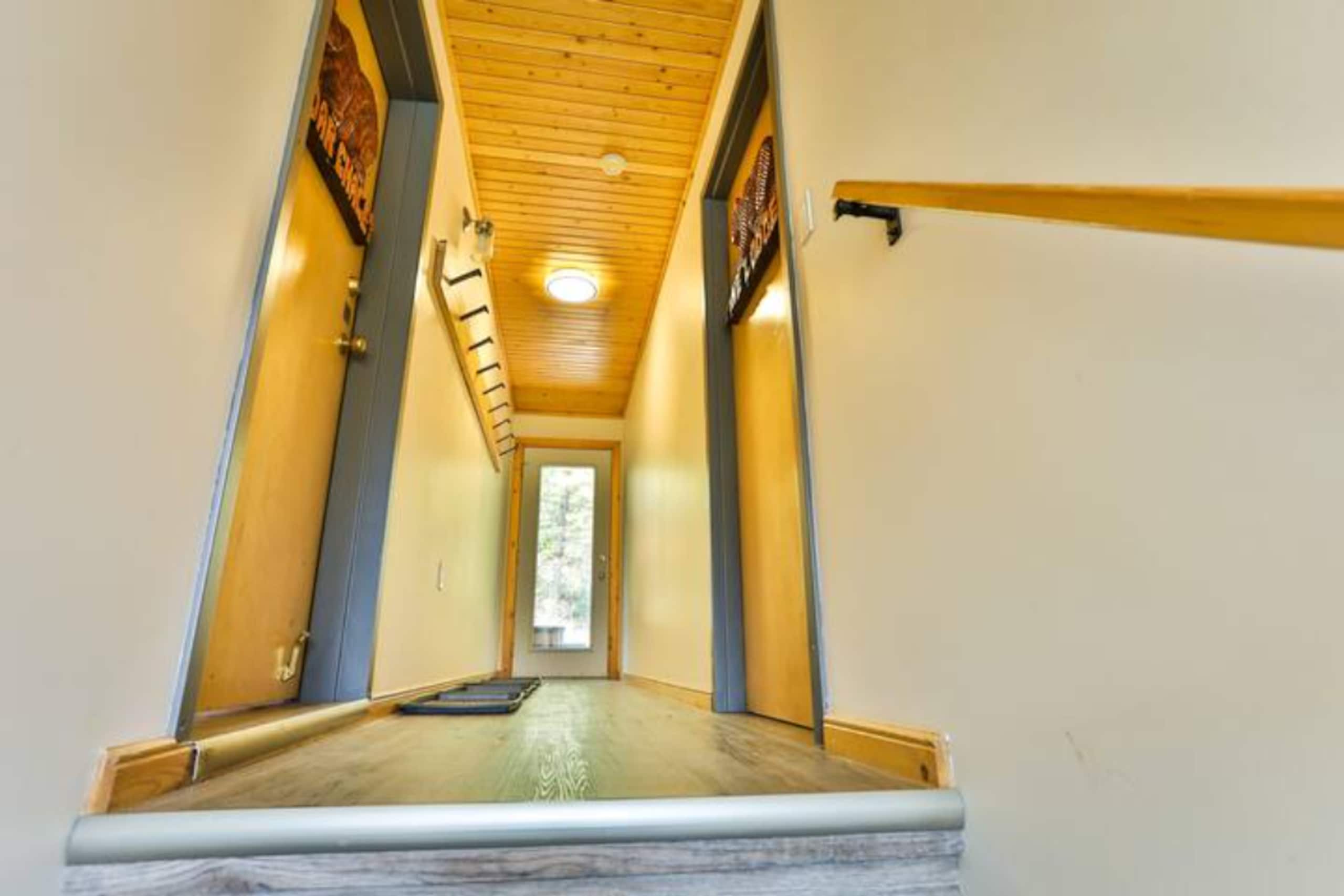 Pine Lodge | Updated | Top Floor | Hot Tub Access - Photo 9