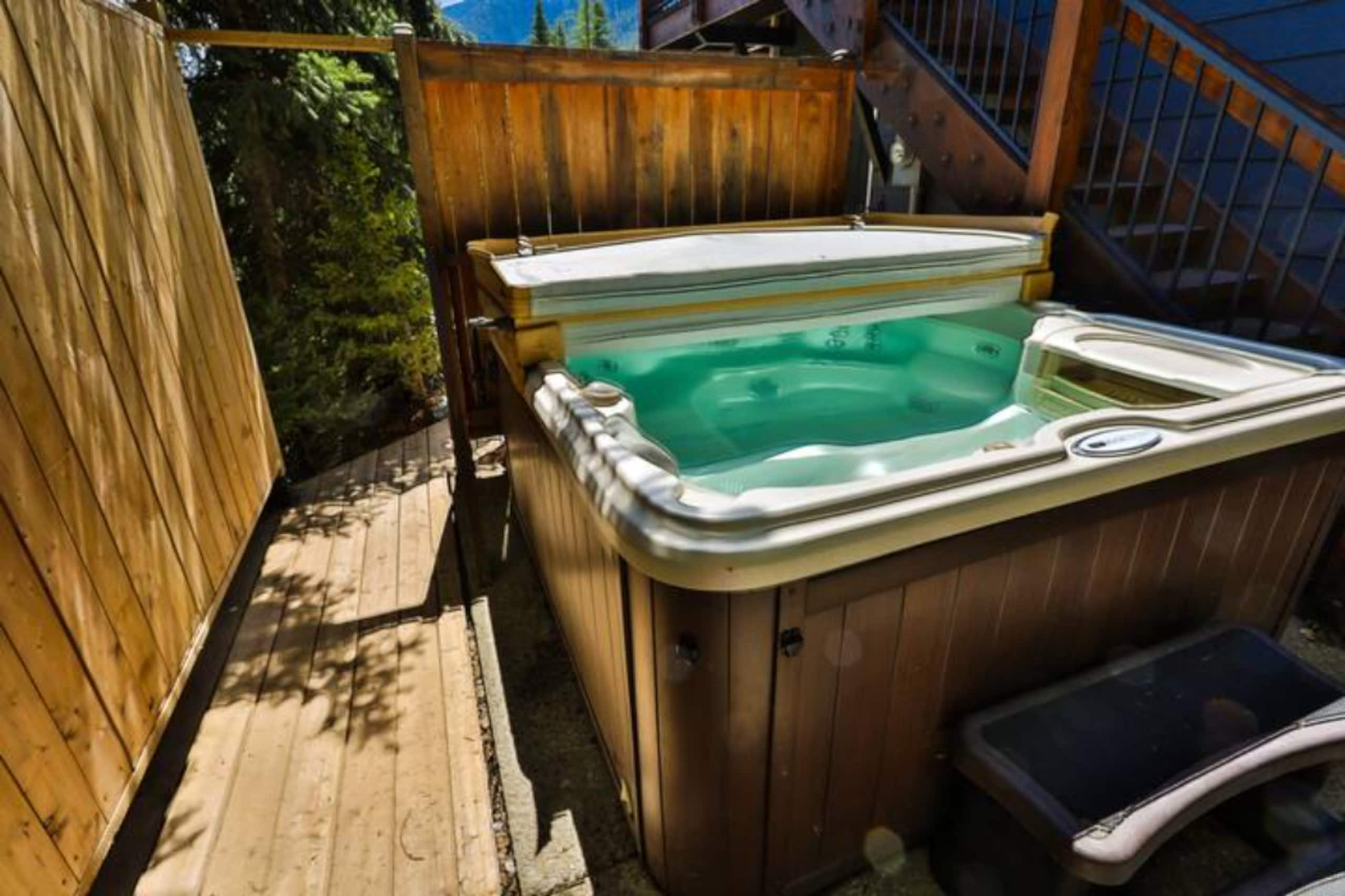Pine Lodge | Updated | Top Floor | Hot Tub Access - Photo 2