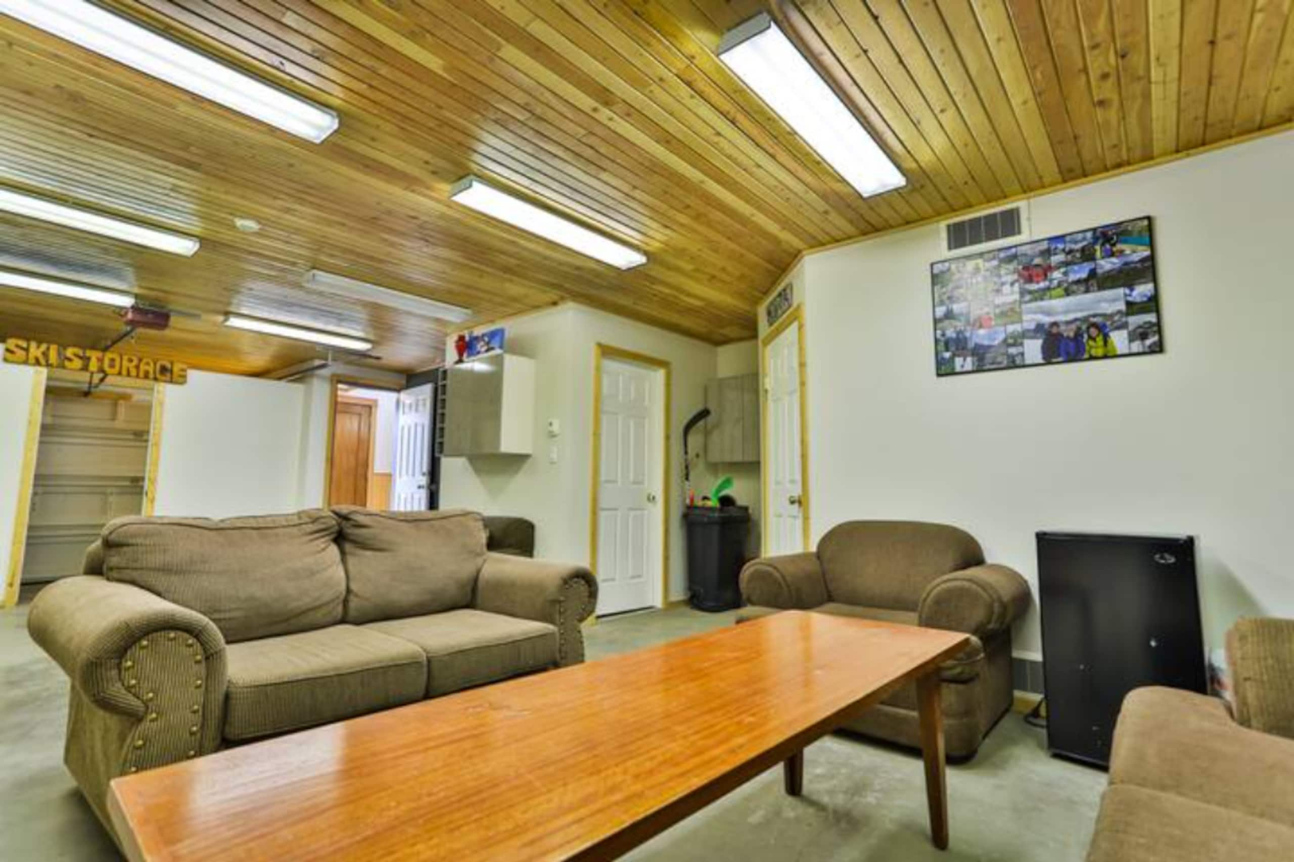 Pine Lodge | Updated | Top Floor | Hot Tub Access - Photo 44