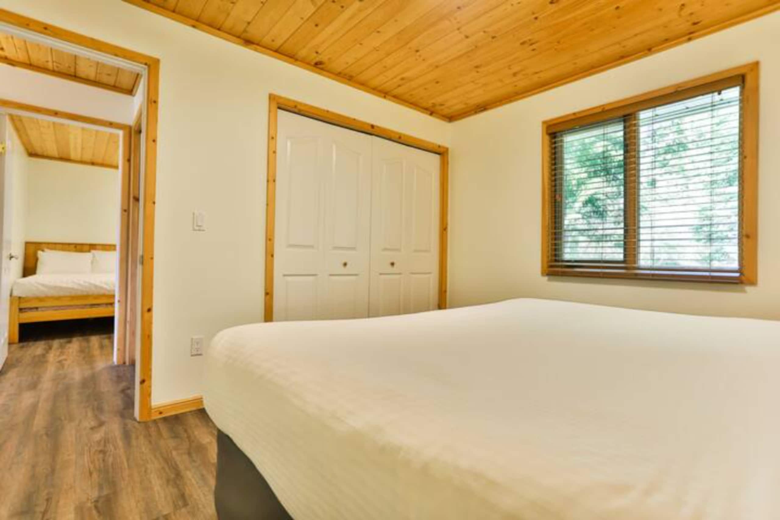 Pine Lodge | Updated | Top Floor | Hot Tub Access - Photo 24
