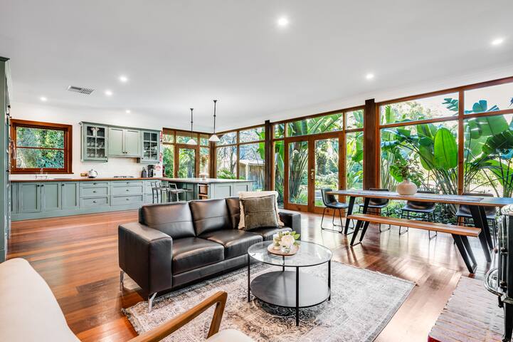 Cimicky House: SA’s Finest Group Getaway gallery image 2