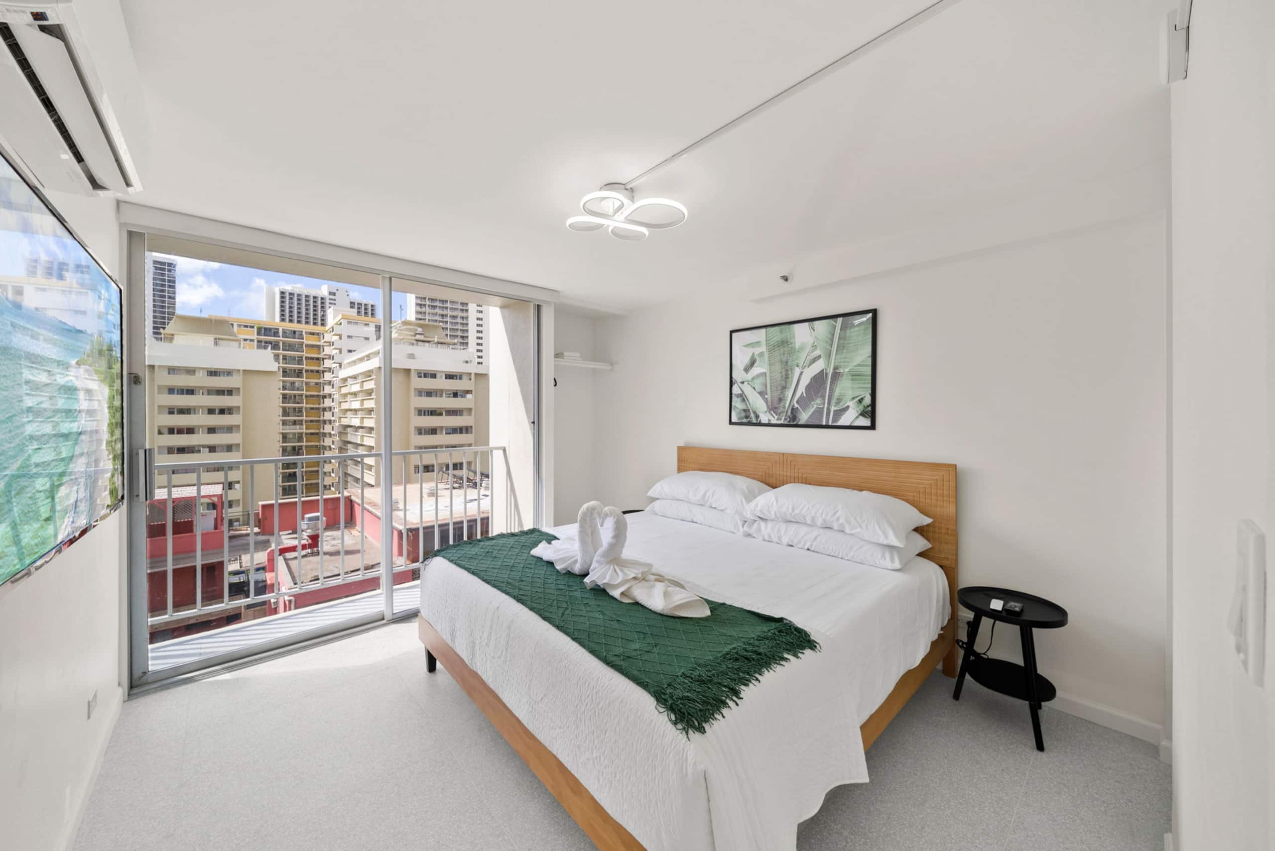 Hotel in Honolulu · ★4.9 · 1 bedroom · 1 bed · 1 private bath - Image 7