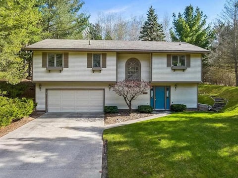 The Fern Gully - family&pet friendly 3bd/3ba home
