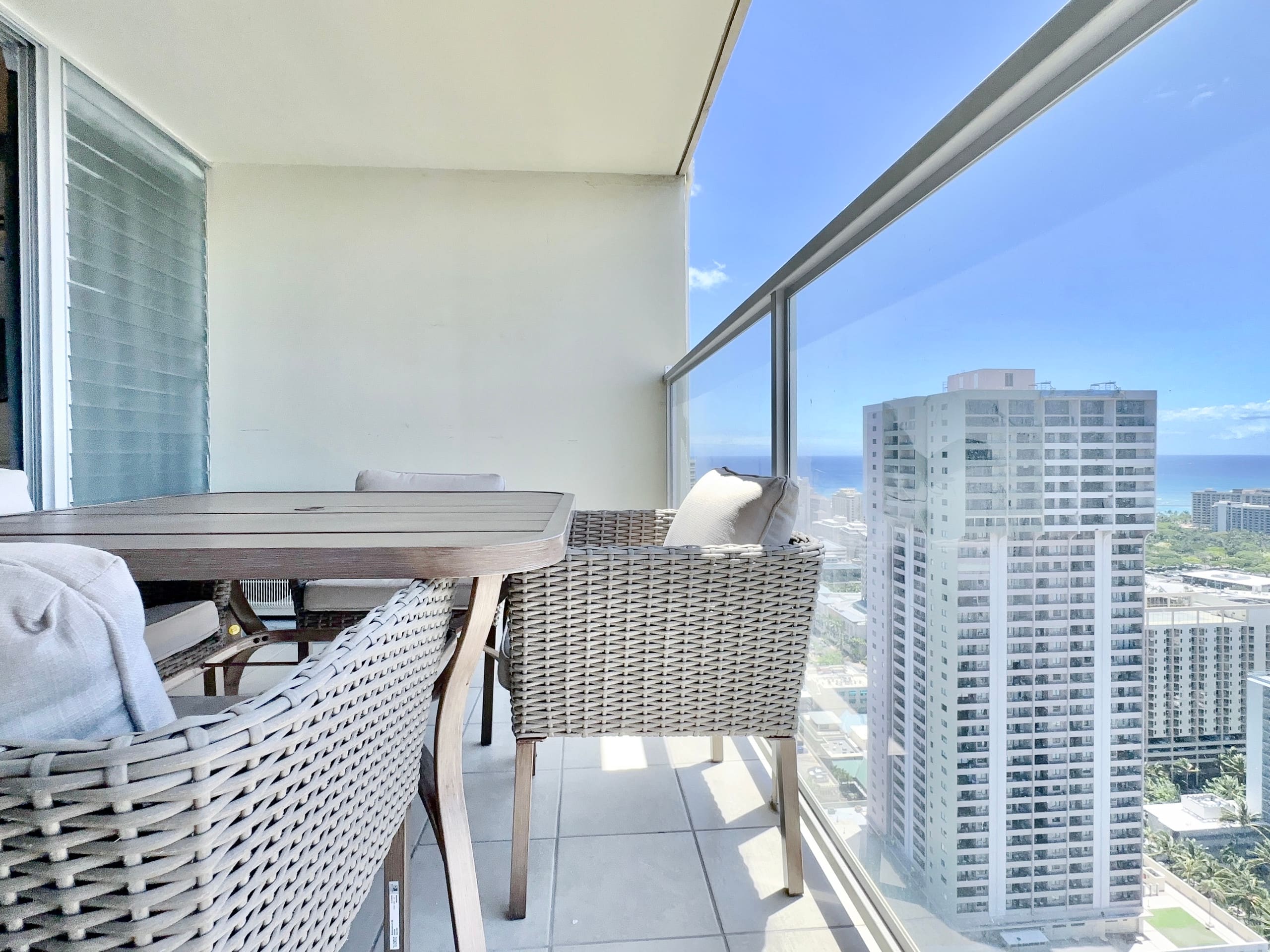 41FL-Upscale High-FL Studio w/Ocean & City Views - Photo 35