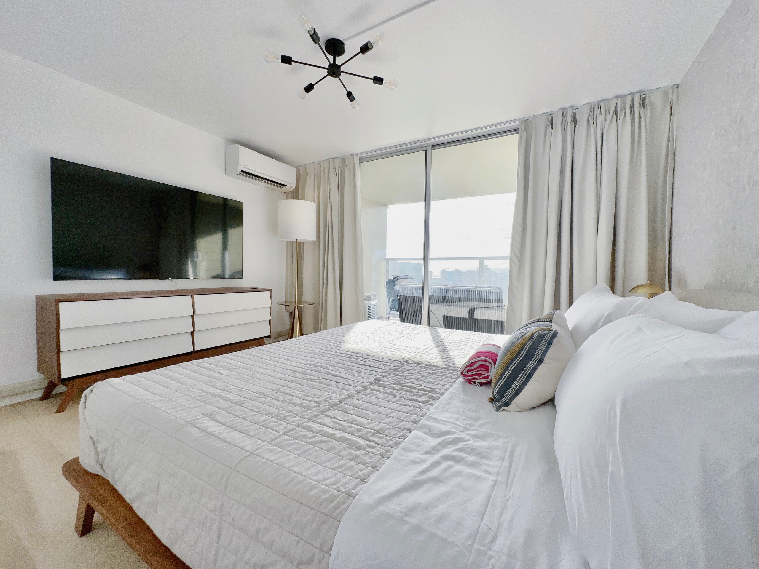 40F-High-FL Ocean View-1 Bedroom-Waikiki Beach! - Image 43