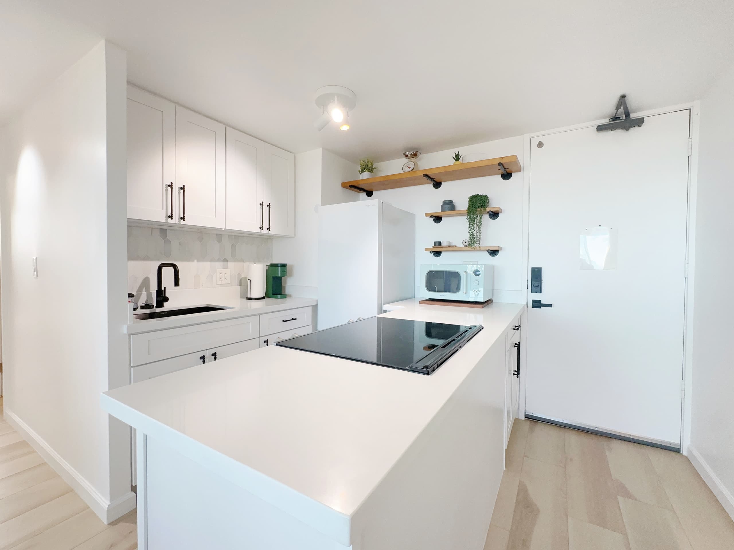 40F-High-FL Ocean View-1 Bedroom-Waikiki Beach! - Image 21