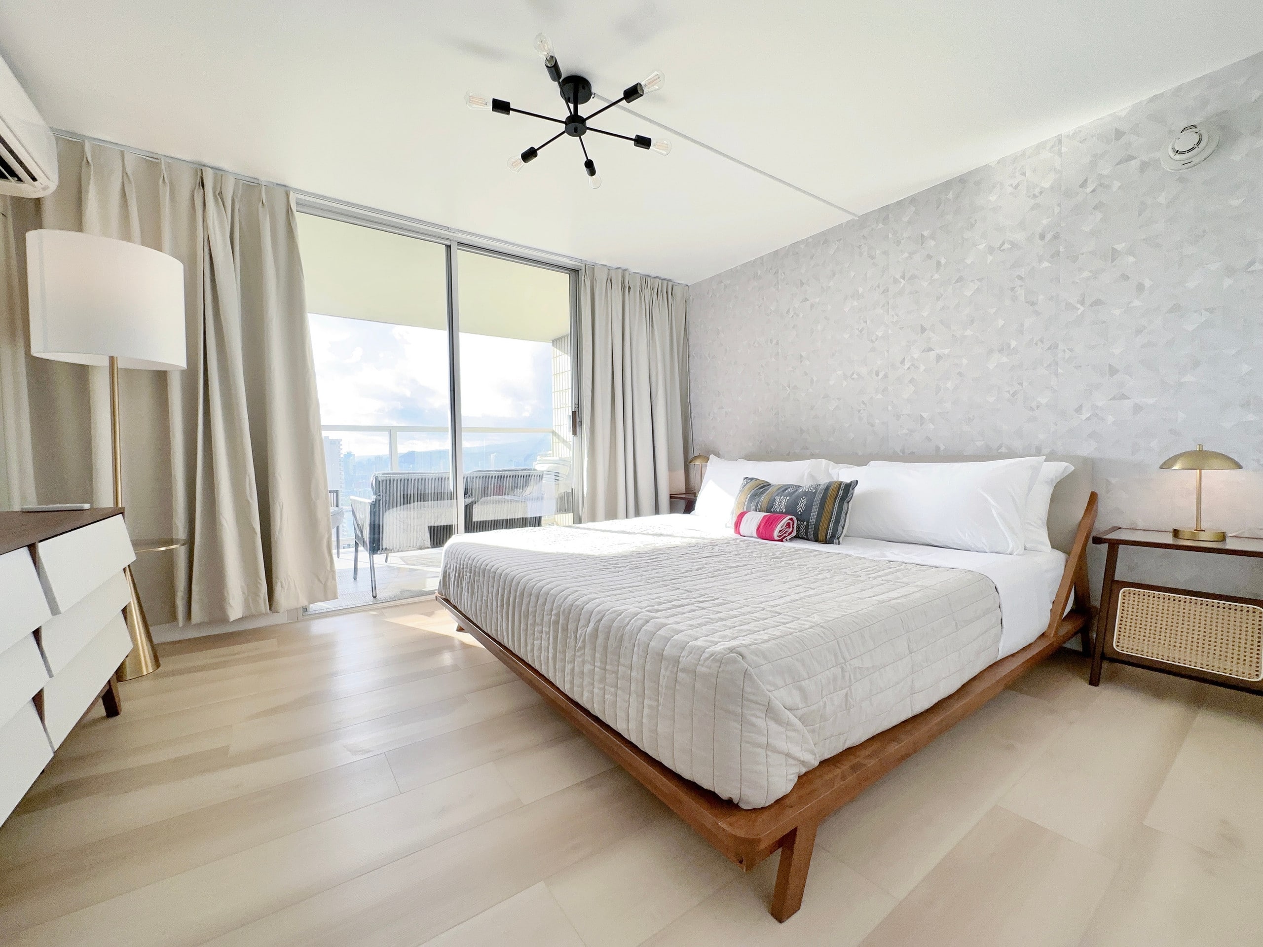 40F-High-FL Ocean View-1 Bedroom-Waikiki Beach! - Image 36