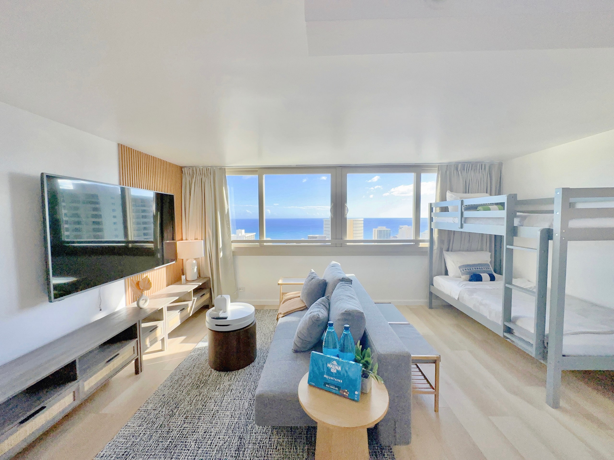 40F-High-FL Ocean View-1 Bedroom-Waikiki Beach! - Image 2