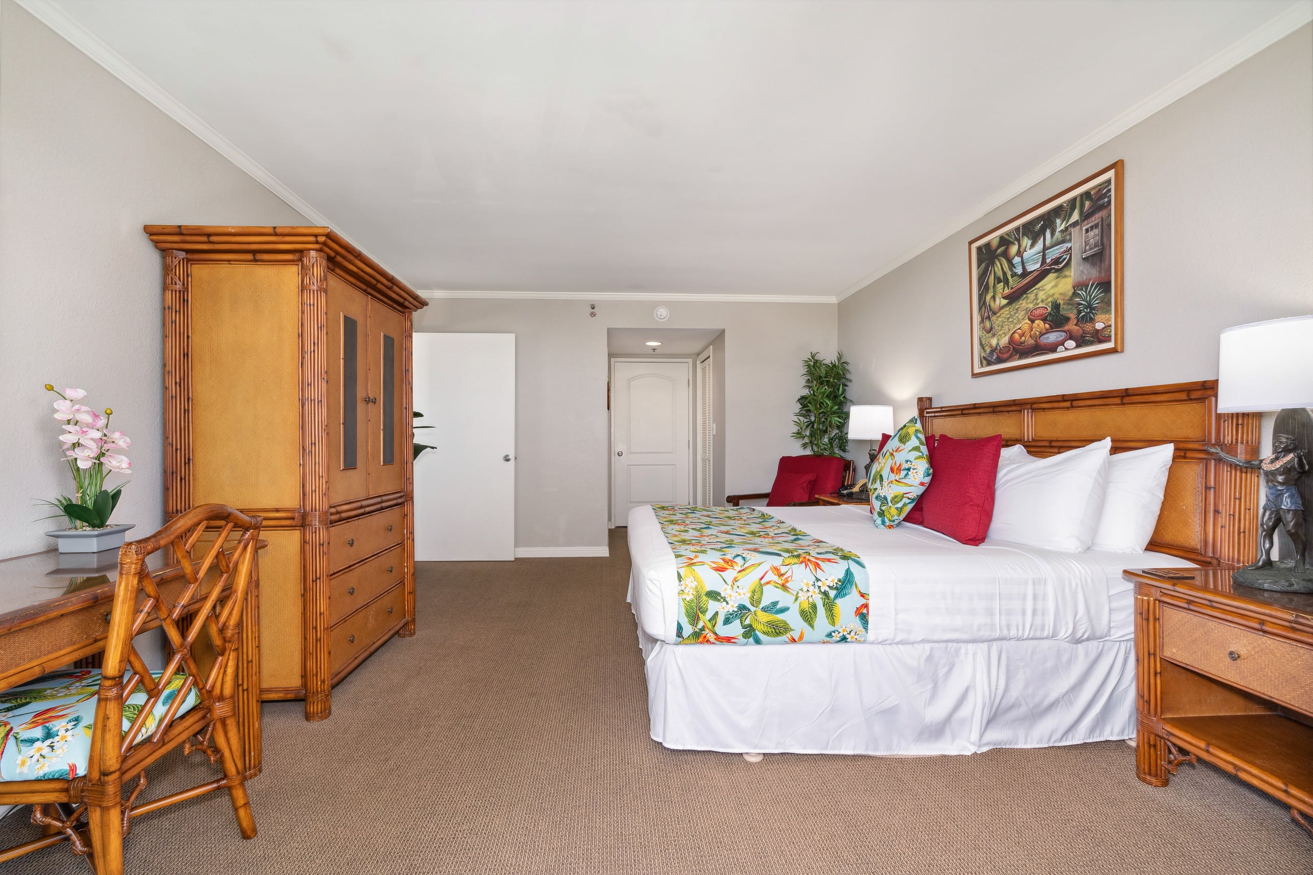 Luana 1007 King Bed Condo Sleeps 4 Fabulous Views! - Image 25