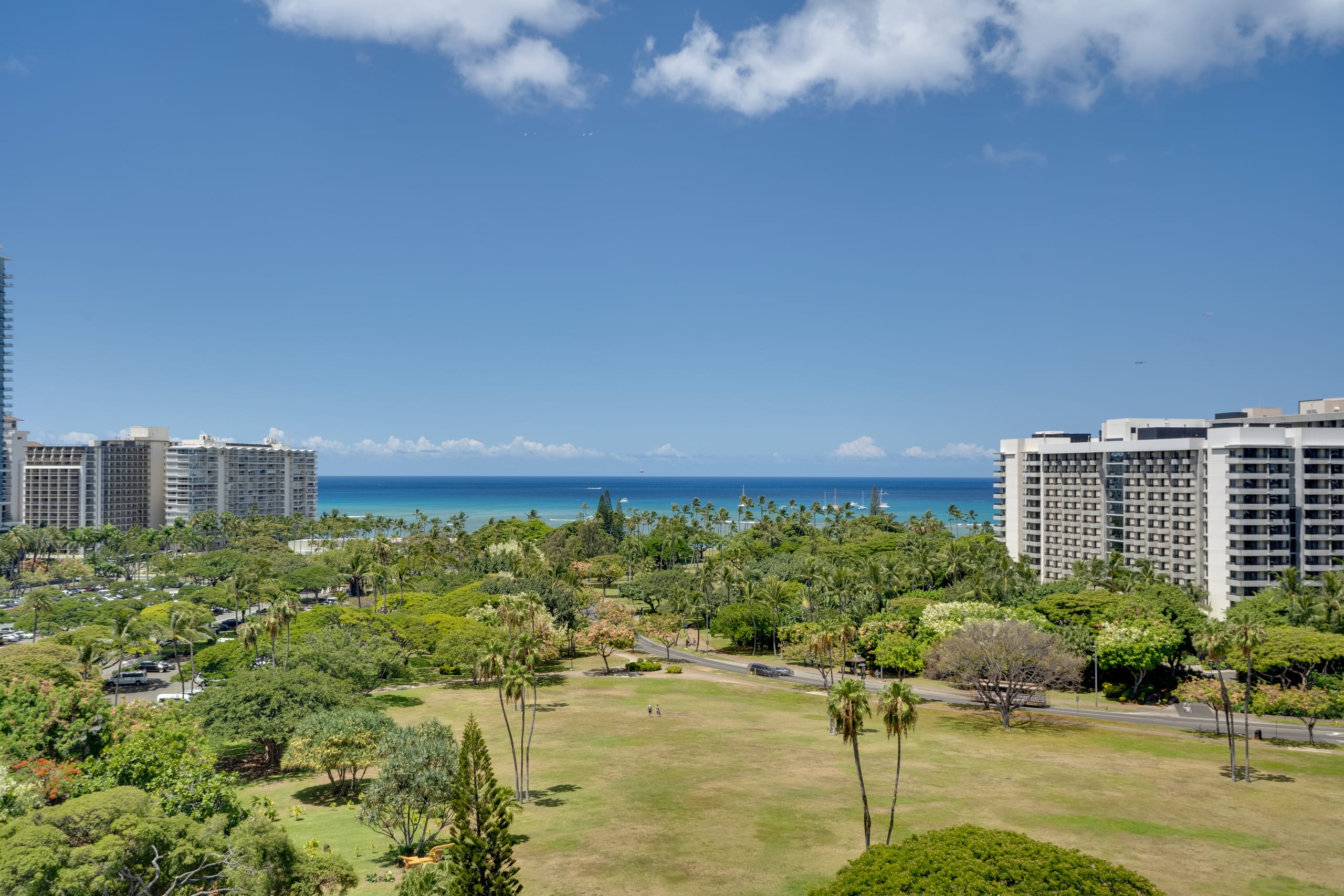 Luana 1007 King Bed Condo Sleeps 4 Fabulous Views! - Image 41