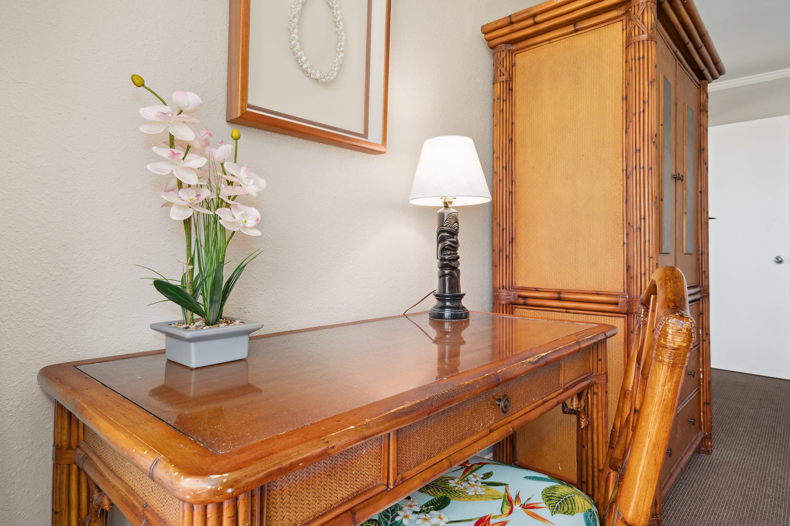 Luana 1007 King Bed Condo Sleeps 4 Fabulous Views! - Image 29