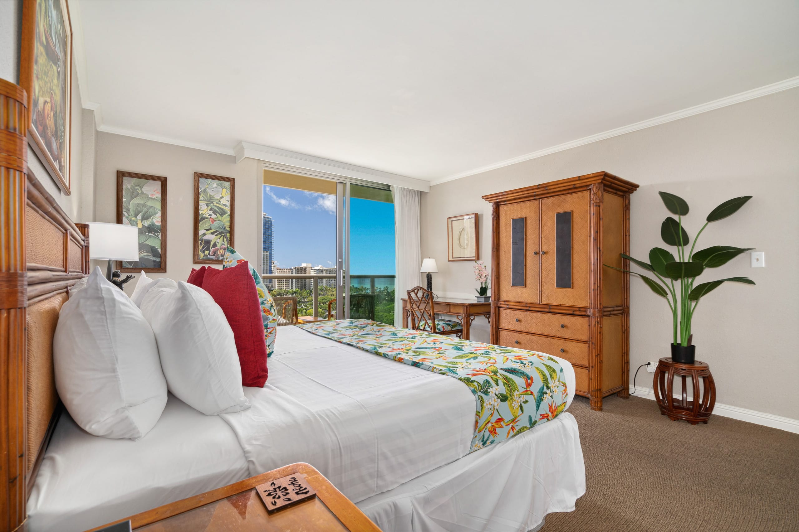 Luana 1007 King Bed Condo Sleeps 4 Fabulous Views! - Image 24