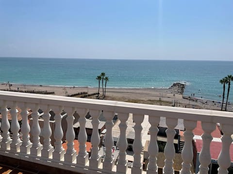 Spectacular penthouse on the beach