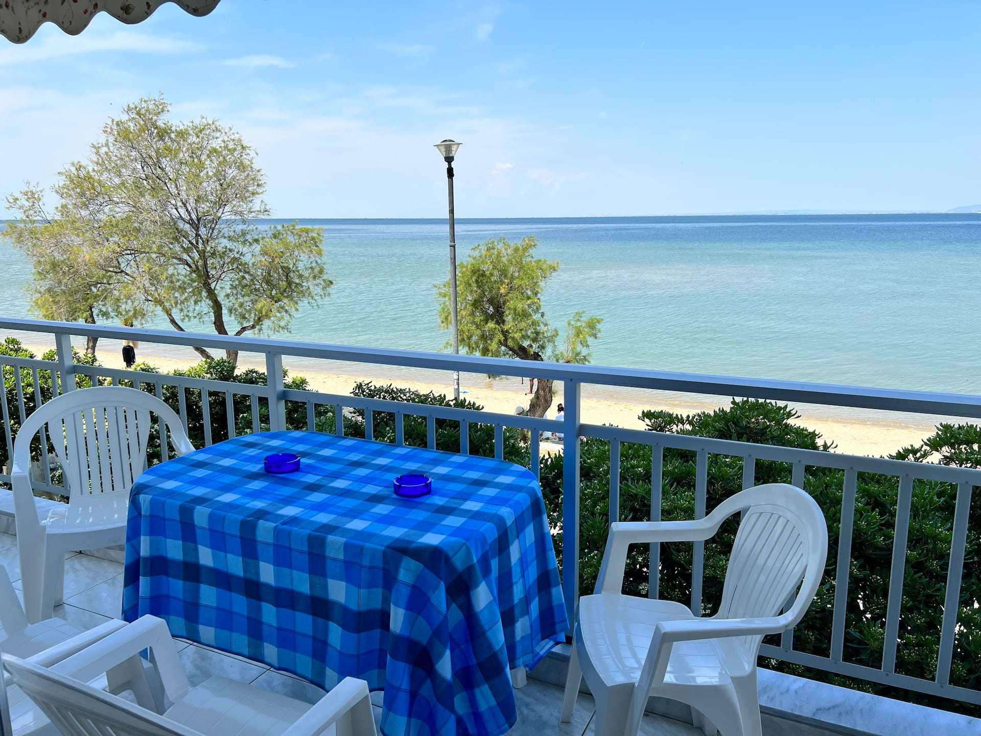 Sea Front Peraia !