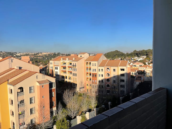 3 Bedroom Apartment In Bedfordview - Germiston