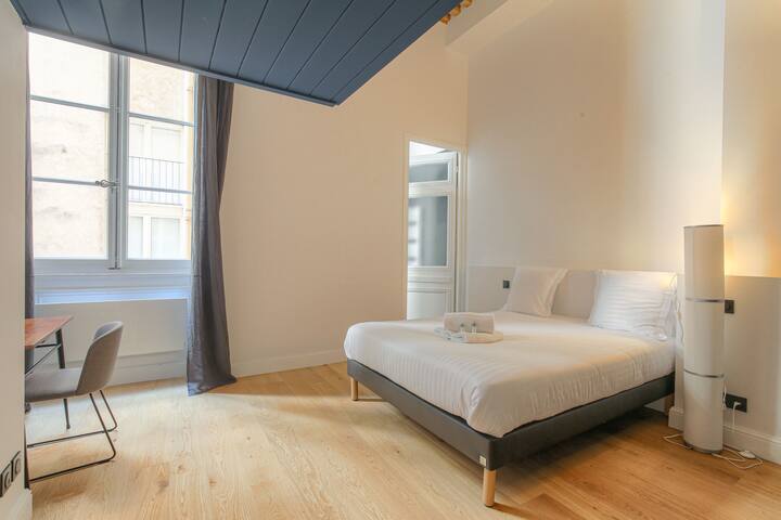 Superb duplex loft, 7 people, Croix-Paquet gallery image 3