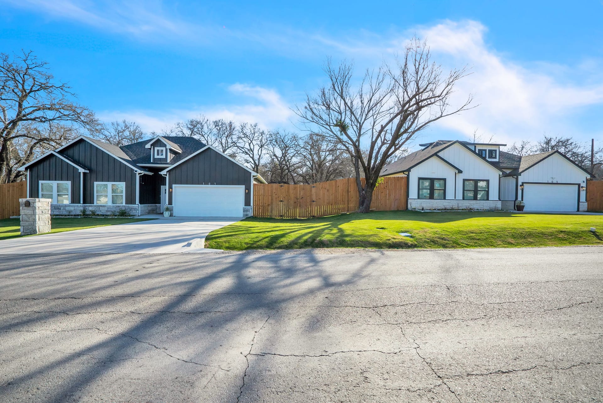 Sleep18! 2houses 1Acre lot. Brand New, great value