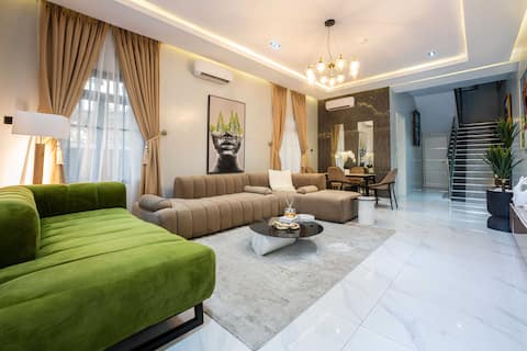 George Residence -Stylish 4BR in Ikoyi w/Game-room