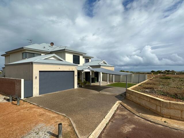 Island Views gallery image 4