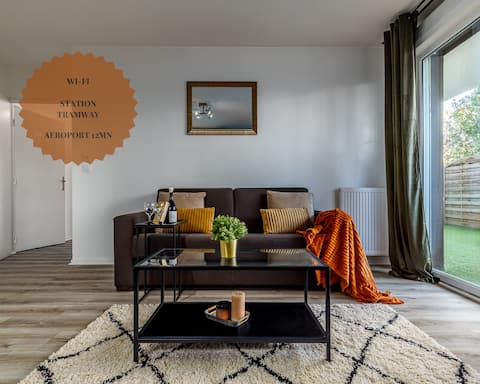 In Orly: Modern accommodation near the airport
