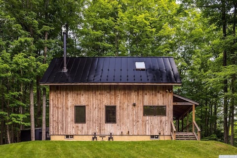 Modern Scandinavian Farmhouse w/ Vintage Camper