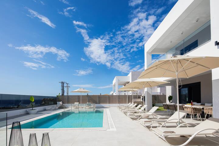 Babis Villa, a few meters away from the beach