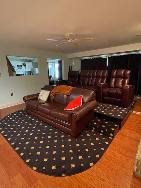 Popular Airbnb listing: Harris Hideaway Apartment in Mooresville
