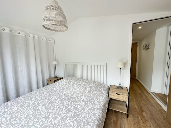 Двойно легло в 160 (не е осигурено спално бельо)