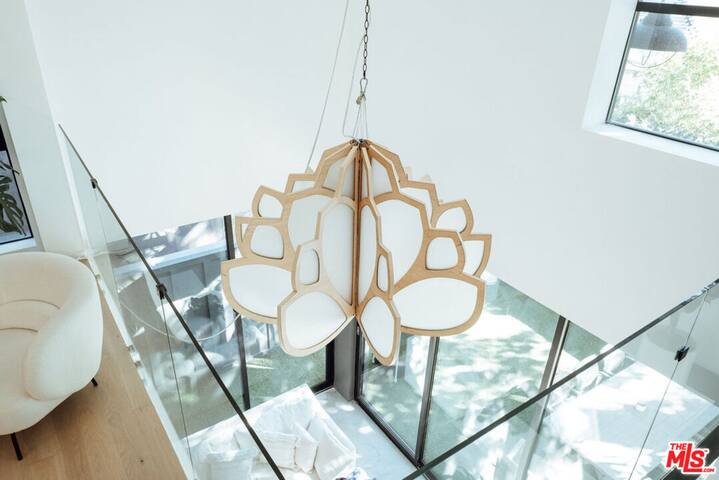 Venice Beach Luxury Masterpiece gallery image 5