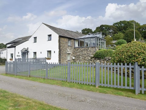 Farmhouse with stunning views close to Windermere