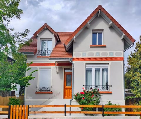 Close to Paris Charming 3 bedroom house
