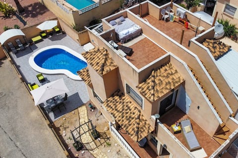Top Airbnb: SR75 Semi-Detached House with Private Pool in San Fulgencio