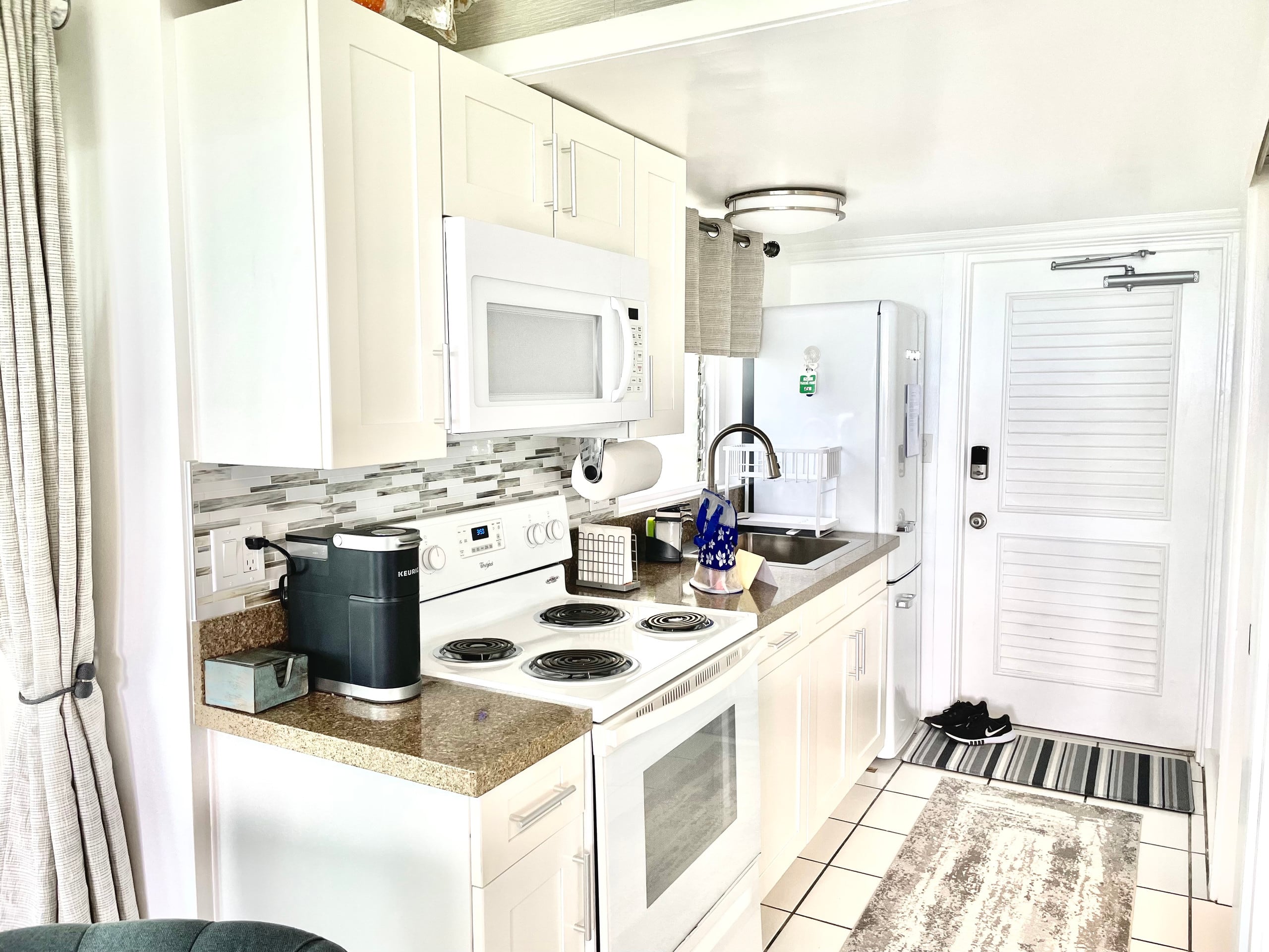 Condo in Hauula · ★4.65 · Studio · 2 beds · 1 private bath - Image 1