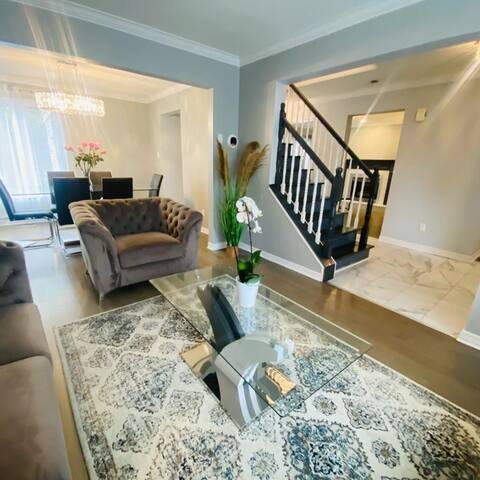 Beautiful and modern home gallery image 2