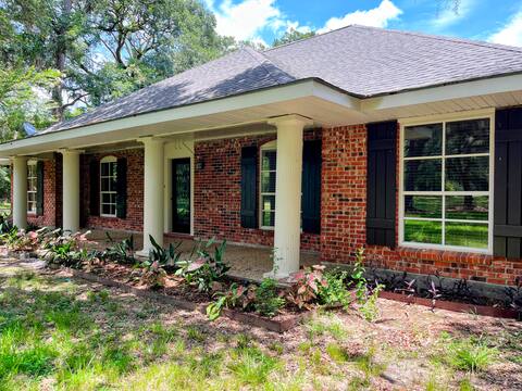 Audubon Oaks Retreat with amazing Game Room
