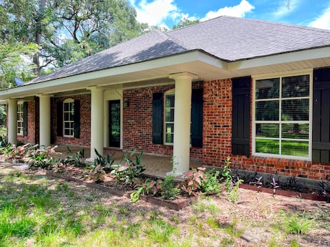 Audubon Oaks Retreat with amazing Game Room