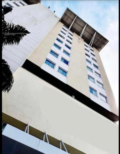 Suite with Breakfast and Gym in Hotel