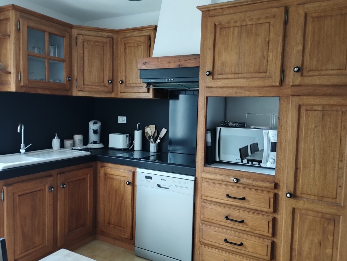 Top Airbnb: "Chez Loule" apartment with private garden in Arles