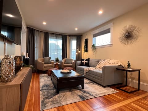 Top performing Airbnb: Top 10% Stay | Sleeps 6 | Easy Boston Access in Everett