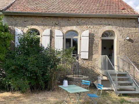 Airbnb performant: The Haute-Côtes School à Côte D'or
