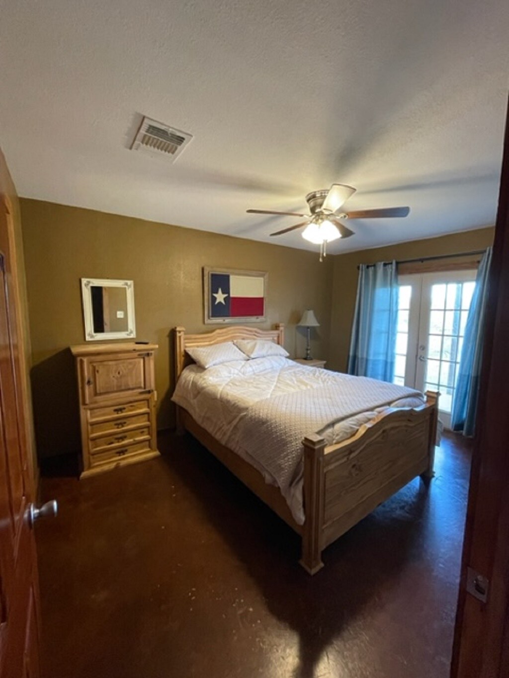 Chumba cha kulala cha ukubwa wa malkia. 