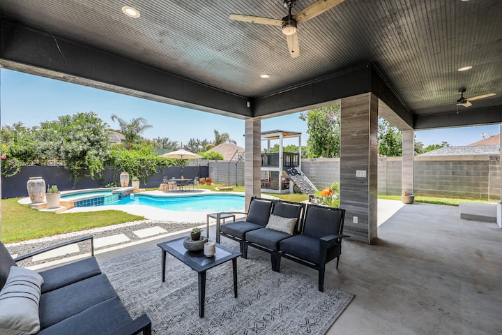 North Laredo-2 story home-Great for families!