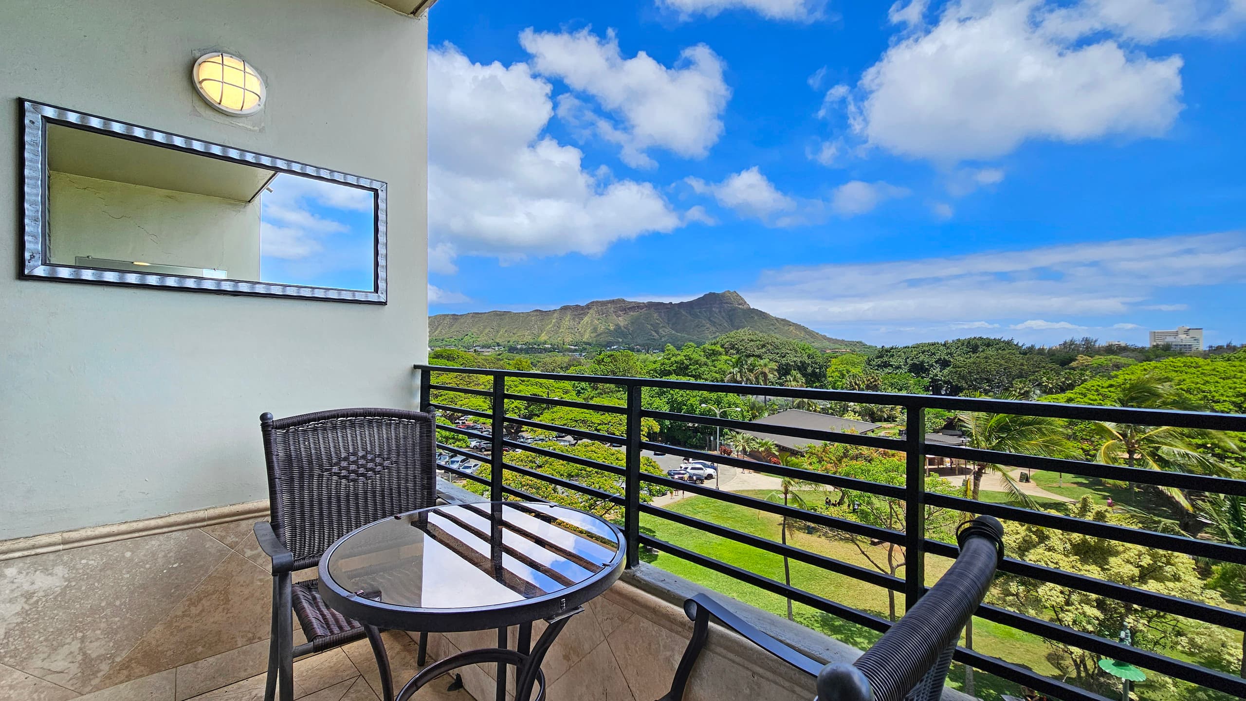 Waikiki Grand Hotel® 608 Queen Balcony Apartment - Image 9