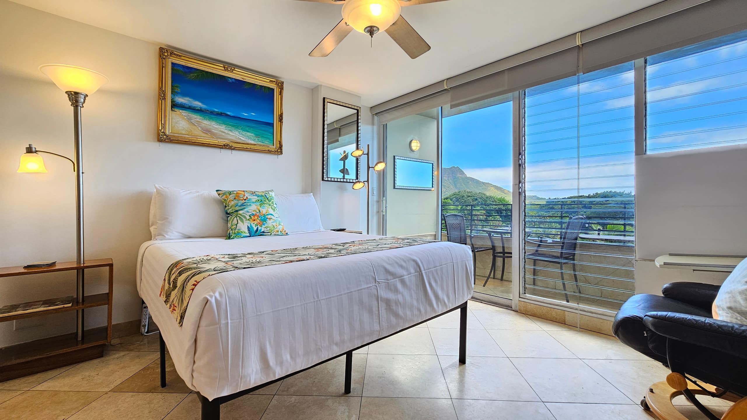 Waikiki Grand Hotel® 608 Queen Balcony Apartment - Image 2