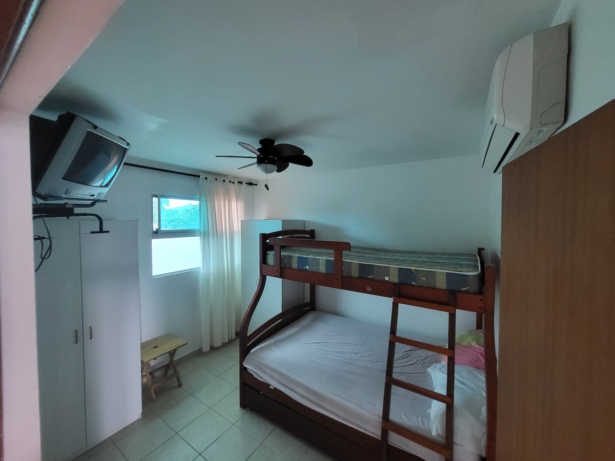 3er cuarto , Aire acondicionado y tv para ver peliculas