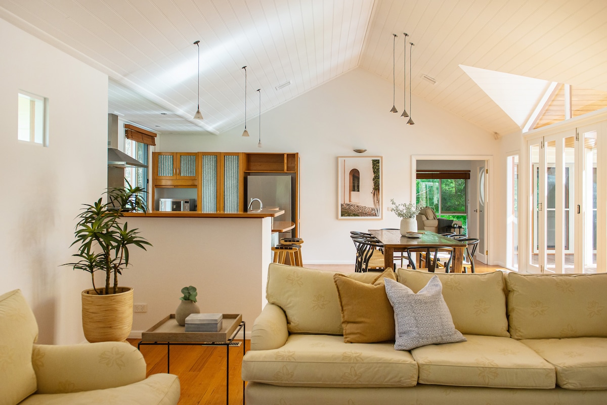 Popular Airbnb listing: Tranquil Peninsula country house in Tootgarook