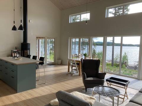 Holiday home with its own lake plot