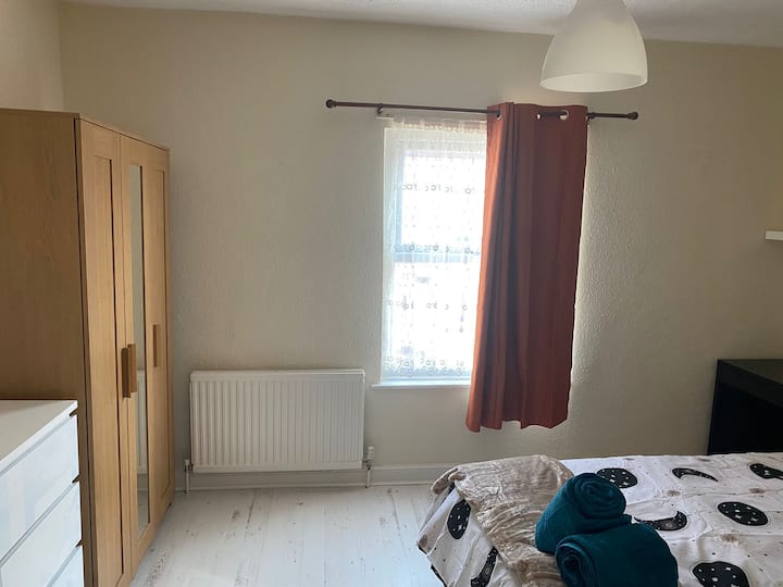 2 Double Bedroom House - Northampton